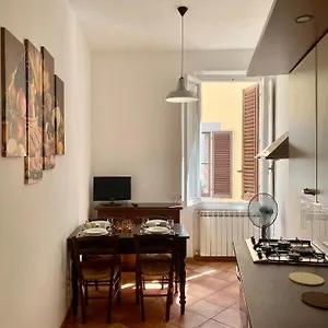 https://nice-roomy-apartment-behind-the-uffizi-museum.it-tuscanyhotel.com