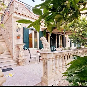 https://donna-rosa-your-home-in-taormina.sicilyhotelsitaly.net